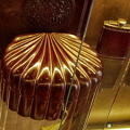Scallop-shape jewelry box